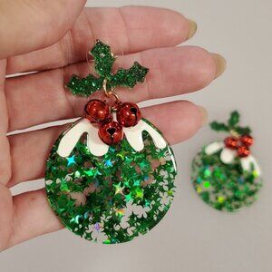 Green star confetti ornament Hollyberry and ivy pierced Holiday Seasonal